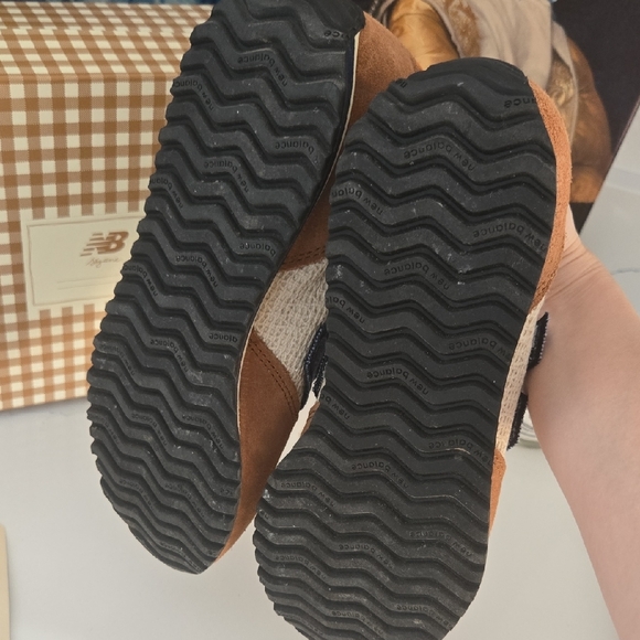 Sezane X New Balance 471 Sneakers, Sold Out Ltd Edition, 7US W, EUC - Picture 9 of 10